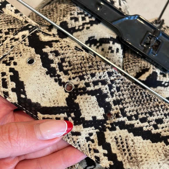 Snakeskin High Waisted Shorts with Removable Belt - Picture 6 of 8